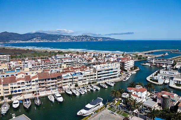 Charmante Maison Coeur De Ville 650M Plage Empuriabrava Dış mekan fotoğraf